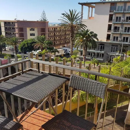 Los Cristianos 3 Bedrm, 200m Of Beach, Free Wifi Apartment *
