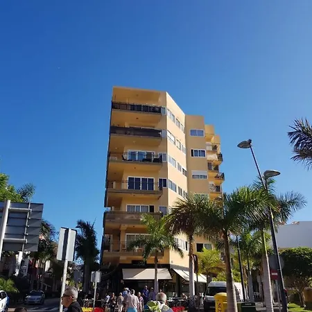 Los Cristianos 3 Bedrm, 200m Of Beach, Free Wifi Apartment *